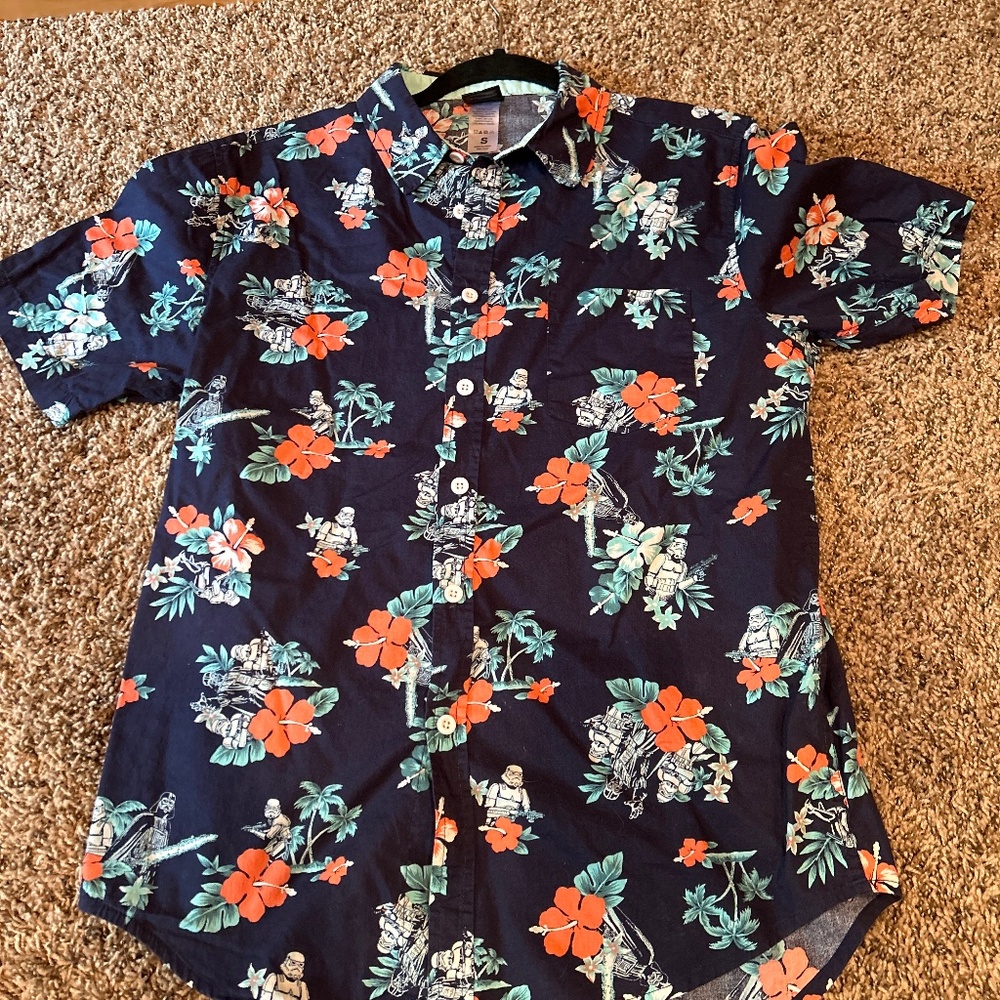 Star Wars casual button up shirt, size small